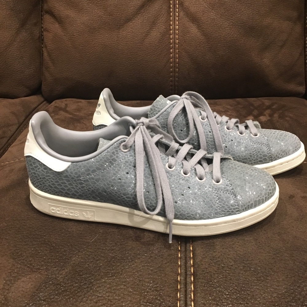Women’s Adidas Stan Smith Tennis shoes, EUC